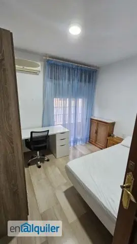Piso estudiantes cerca Facultad Ciencias 130m2