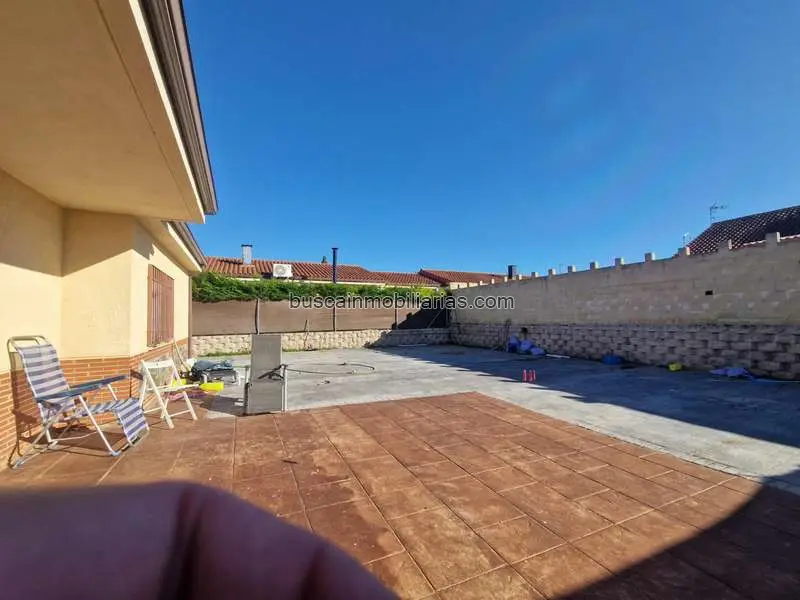 Chalet Pareado en Noves 133m² 3 Dormitorios 2 Baños