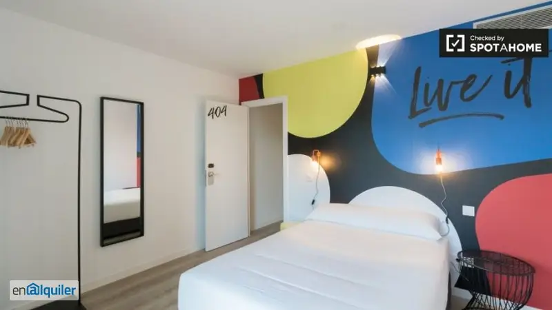 Habitacion con terraza en Coliving cerca de Metro Liceu