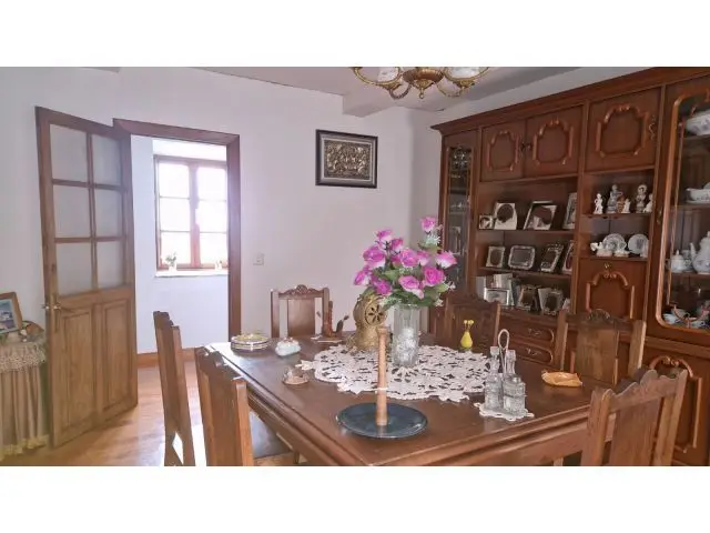 Chalet en Venta en Valdesoto Asturias con Horreo y Finca