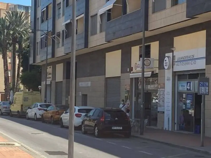 Local Comercial en Alquiler El Campello Alicante