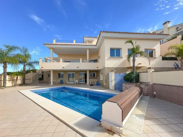 Casa Villa Lujo 4 Dormitorios Cerros Aguila Vistas Panoramicas
