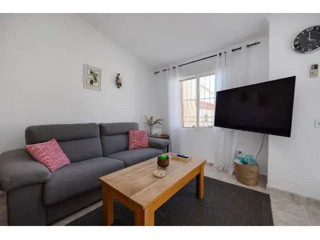 Chalet Adosado en Los Ángeles Torrevieja 2 dormitorios 2 baños Jardín privado