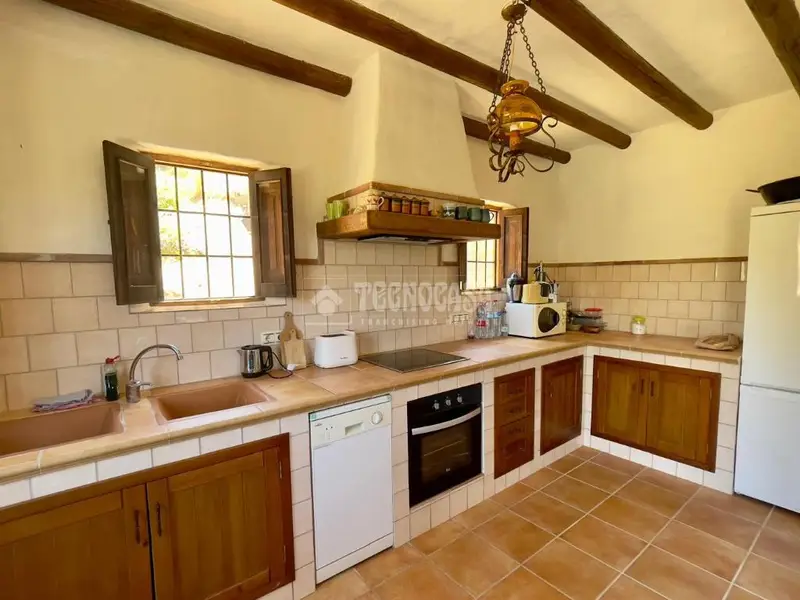 Casa Rural en Frigiliana: Finca Rústica con Cortijo
