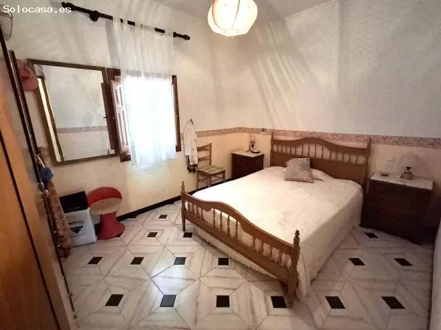Chalet con Piscina y Parcela Grande en Roda Albacete