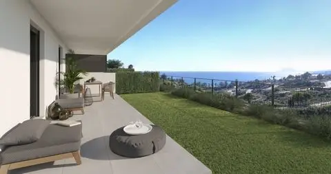 Casa Adosada en Marbella con Vistas Panorámicas