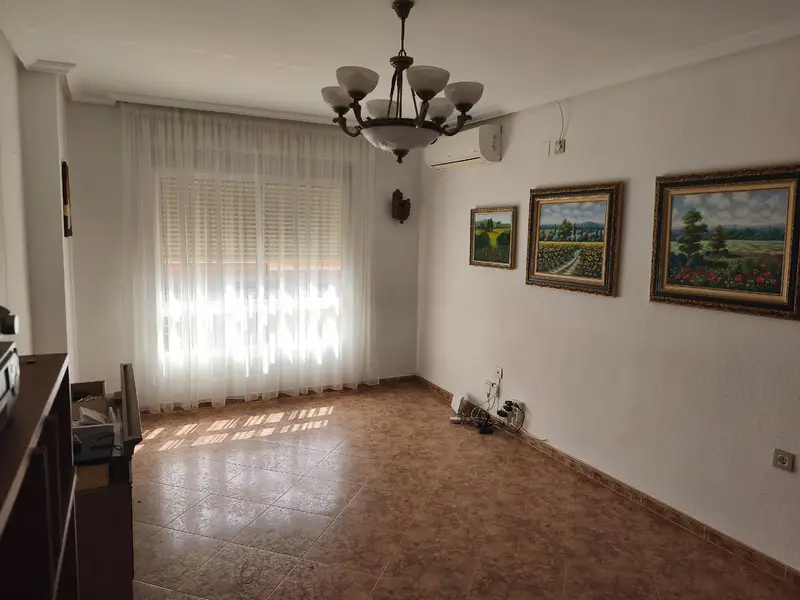 Apartamento en Venta: 3 Dormitorios, 2 Baños, Zona Tranquila