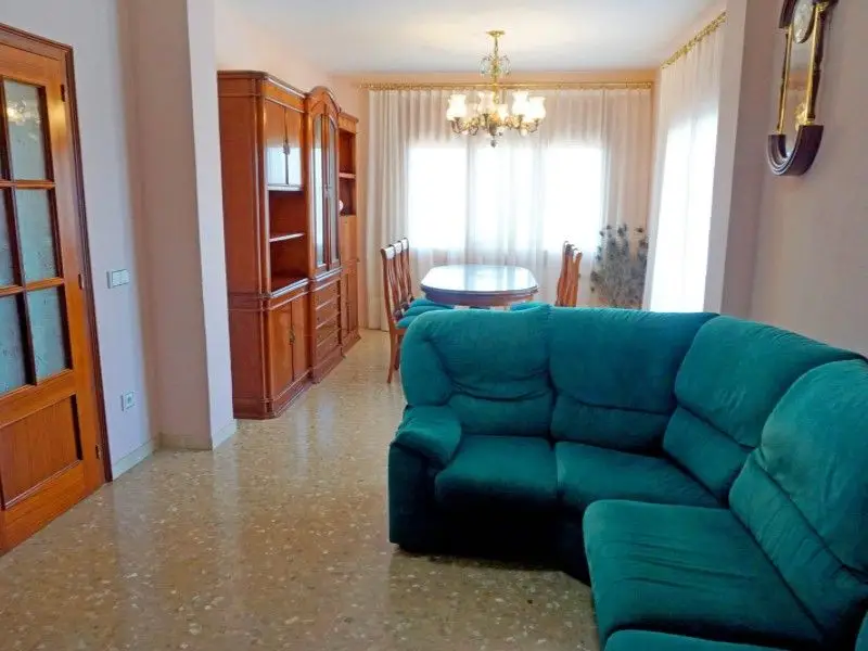 Casa en Venta en Albons con Terraza y Local Comercial