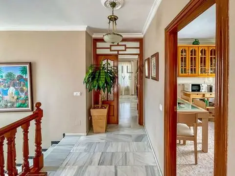 Villa 4 Dormitorios El Coto Fuengirola Piscina Jardin Reforma