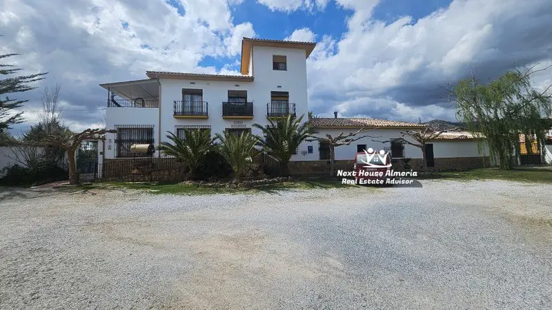 Venta Casa Rural con Chimenea en Pozo Alcón - Ideal Hotel Rural o Eventos