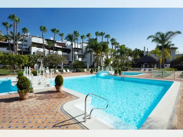 Apartamento 4 Dormitorios Puerto Banus
