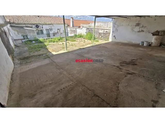 Casa con Gran Patio y Cochera en Peñarroya Pueblonuevo