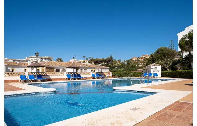Alquiler Apartamento 6 Dormitorios 2m2 Mijas