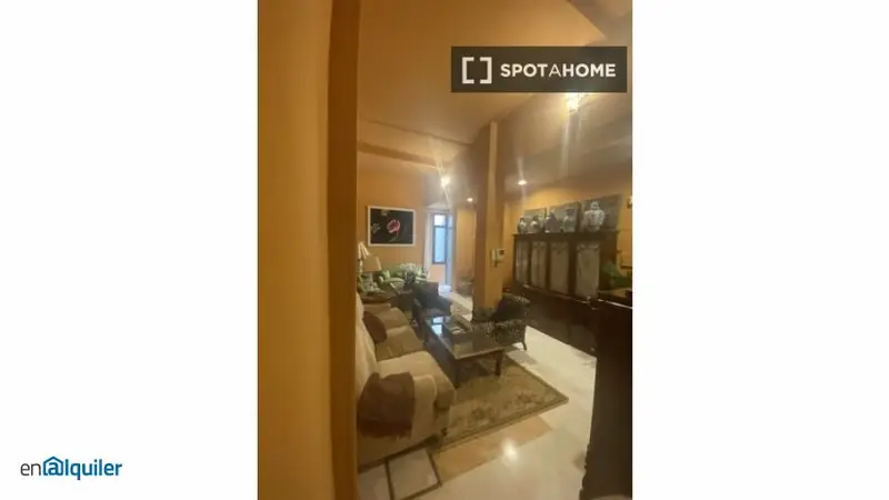 Apartamento 2 Dormitorios Alfalfa Sevilla Amueblado Gastos Incluidos