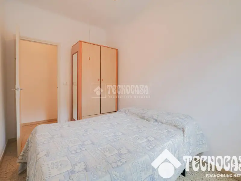 Piso en venta en Sant Martí: 4 habitaciones, amplio salón y cerca del mar