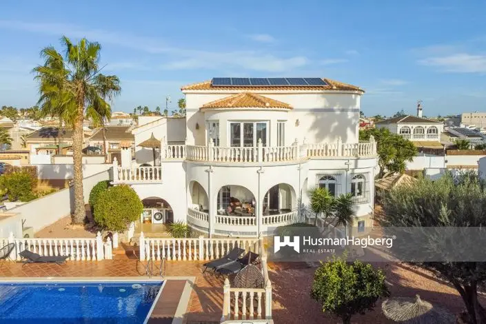 Villa 5 Dormitorios Piscina Privada Torrevieja