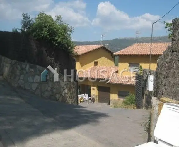 Chalet en venta en Torrelles de Llobregat 4 dormitorios 2 baños