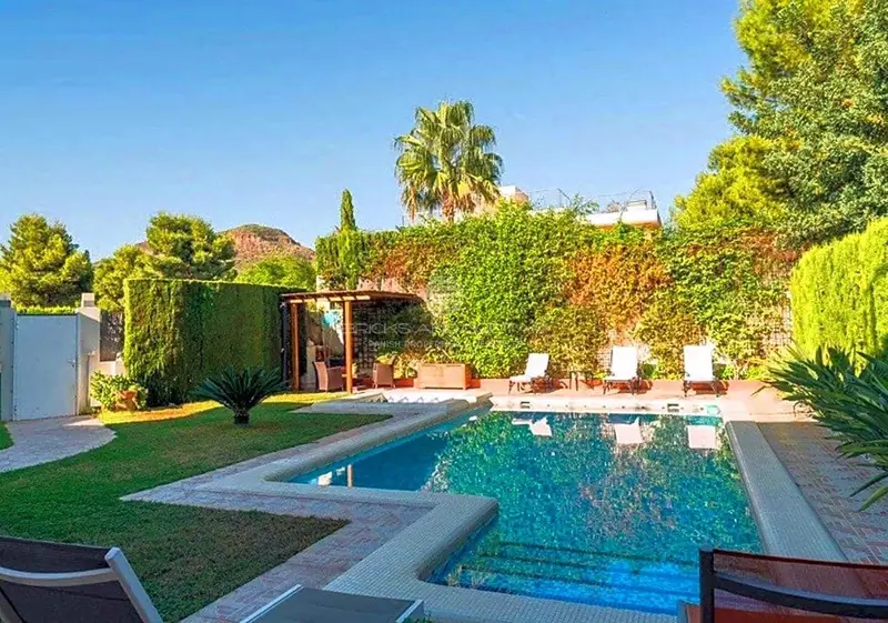 Chalet en Alfinach Valencia 405m2 4 plantas Piscina Jardin