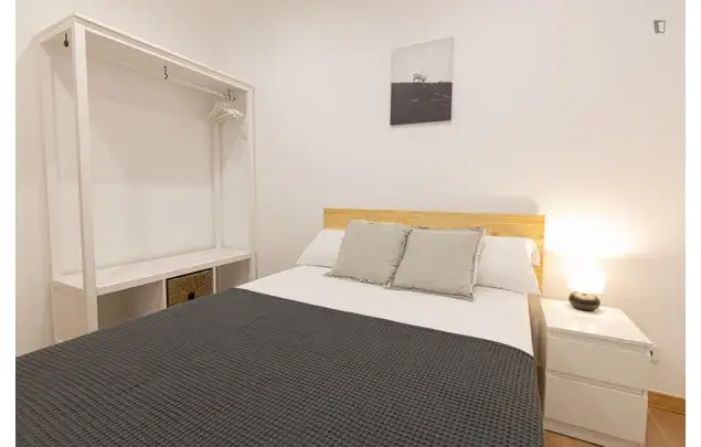 Alquiler Apartamento 5 Dormitorios L Hospitalet de Llobregat Estudiantes Profesionales
