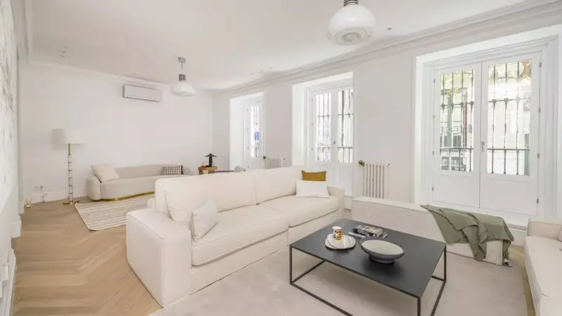 Apartamento de Lujo en Edificio Histórico de Madrid