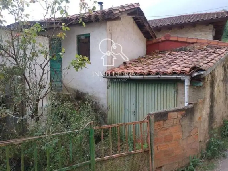 Chalet en Mieres para Reforma Integral 5 Dormitorios Garaje