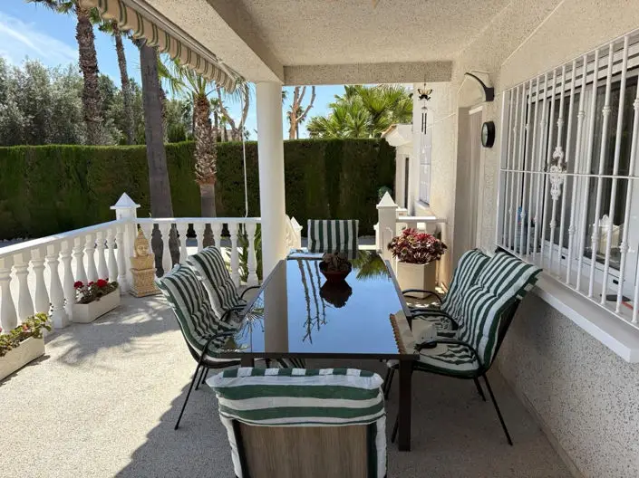 Villa de 4 Dormitorios en Orihuela