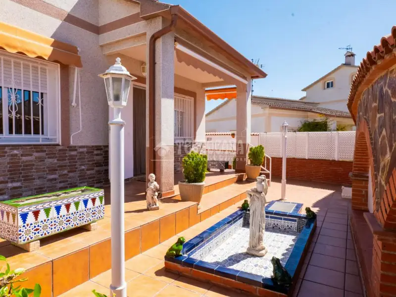 Casa en Venta en Albinyana 76m2 2 Dormitorios Terraza Barbacoa