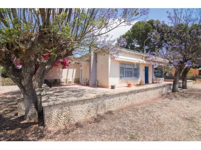 Chalet en Elche cerca del centro con piscina