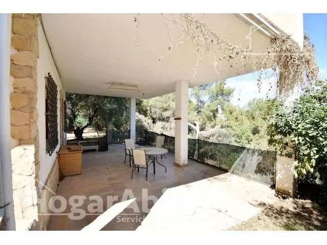 Chalet Con Garaje, Terraza Y Barbacoa