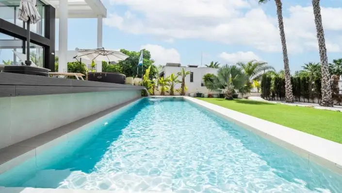 Villa Moderna 4 Dormitorios La Marina Piscina Privada