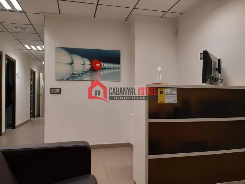 Oficina 500m2 en Ayora Valencia Garaje Aire Acondicionado Alarma Prosegur