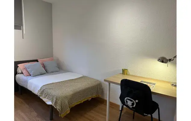 Habitacion Madrid Calle Conde de Eleta Alquiler Minimo 4 Noches
