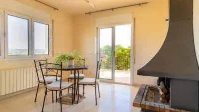 Casa en Venta en Corça 316m2 4 Habitaciones Garaje Amplio