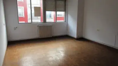 Piso en venta en Neda