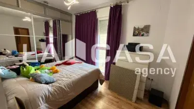 Piso en venta en Entrenúcleos