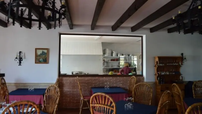 Casa Rural con 9 Dormitorios en Málaga Ideal para Negocio Turistico