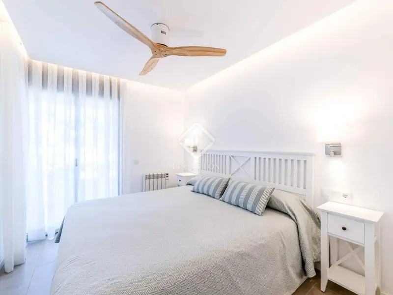 Apartamento en Sitges cerca de la playa con aparcamiento y trastero