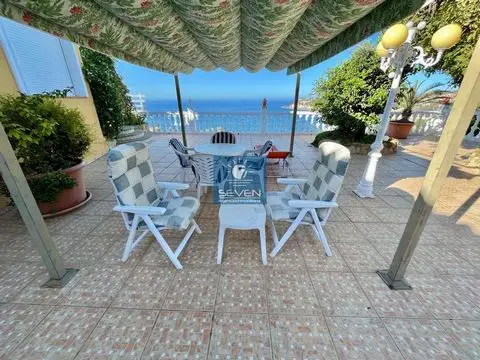Villa de Lujo en Almuñécar con Vistas al Mar