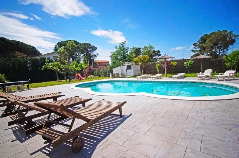 Venta Villa Amueblada King Park Sils 400m2