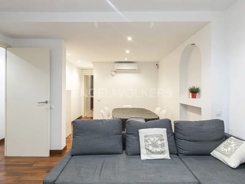Casa Pareada Reformada en Sants Badal Barcelona