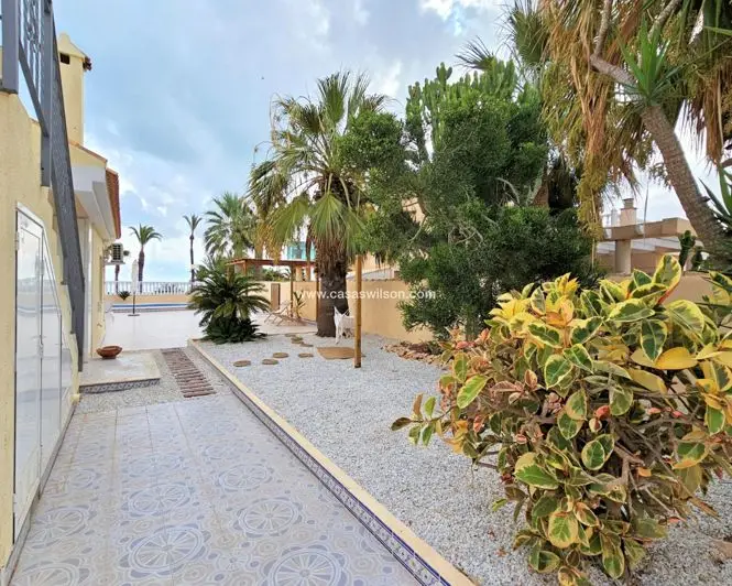 Villa en Venta Mar Menor 4 Dormitorios Piscina Privada Playa