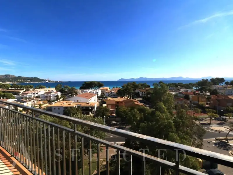 Apartamento en Puerto Alcudia Mallorca con Vistas al Mar