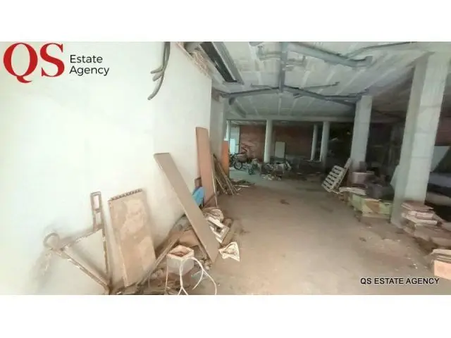 Local Comercial en Blanes con Salida de Humo
