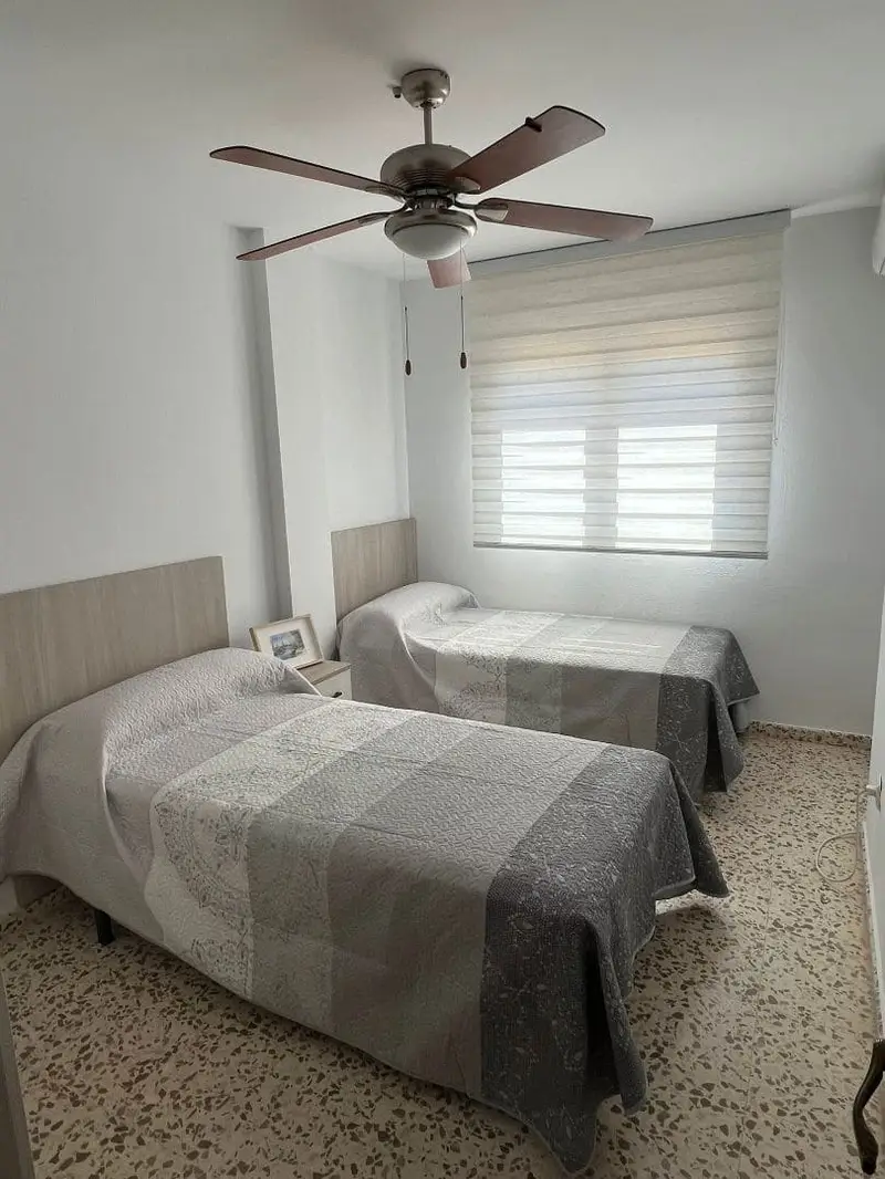 Alquiler Apartamento Reformado Torre del Mar Piscina y Tenis