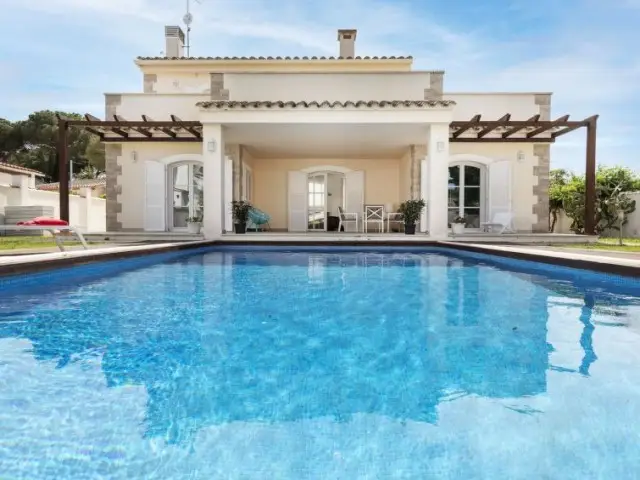 Casa Villa 2 Dormitorios L'Escala Alquiler