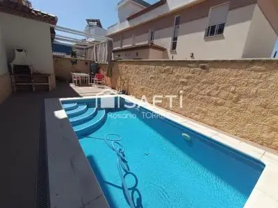 Casa en Venta Zona Campo Futbol 182m2 3 Dormitorios Piscina