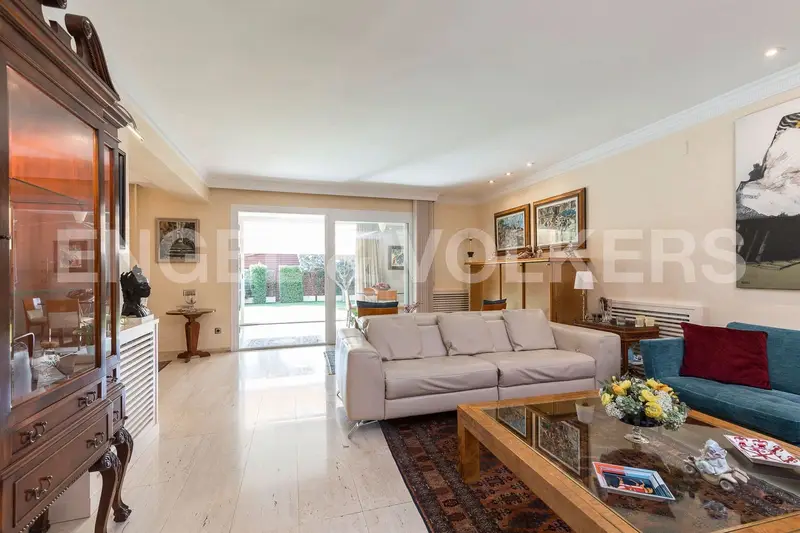 Chalet en venta Fontpineda Barcelona 4 suites jardin parking