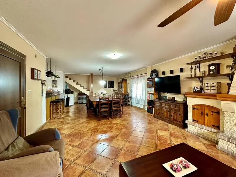 Casa con Piscina y Terraza en Elche Venta