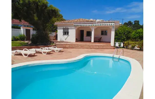 Villa de 4 Dormitorios en La Sierrezuela Cerca de la Playa