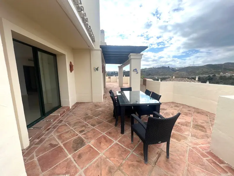 Atico Duplex 3 Dormitorios Benahavis Golf Lujo Vistas Panoramicas
